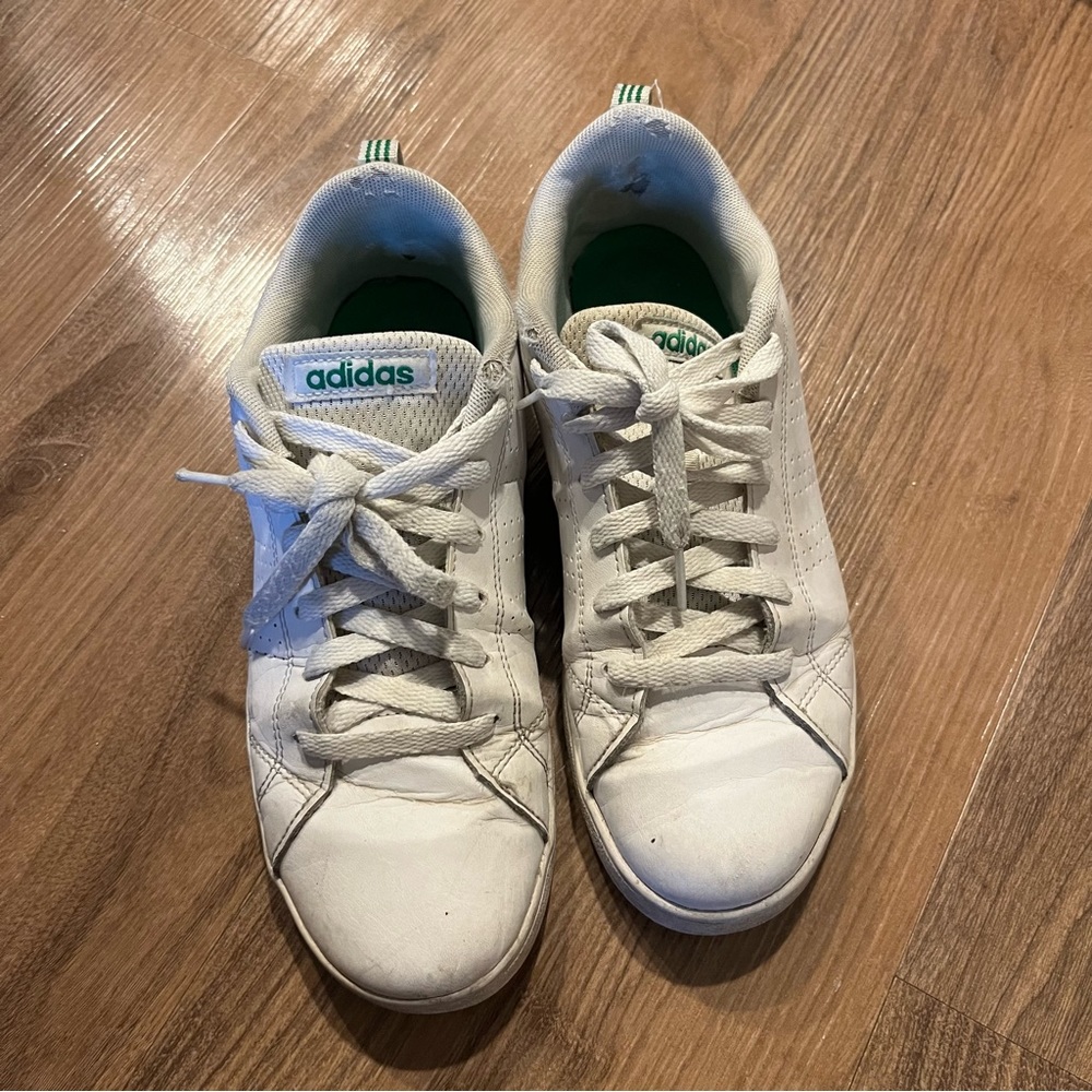 Adidas tennis shoes men size 6 (womens 7.5)